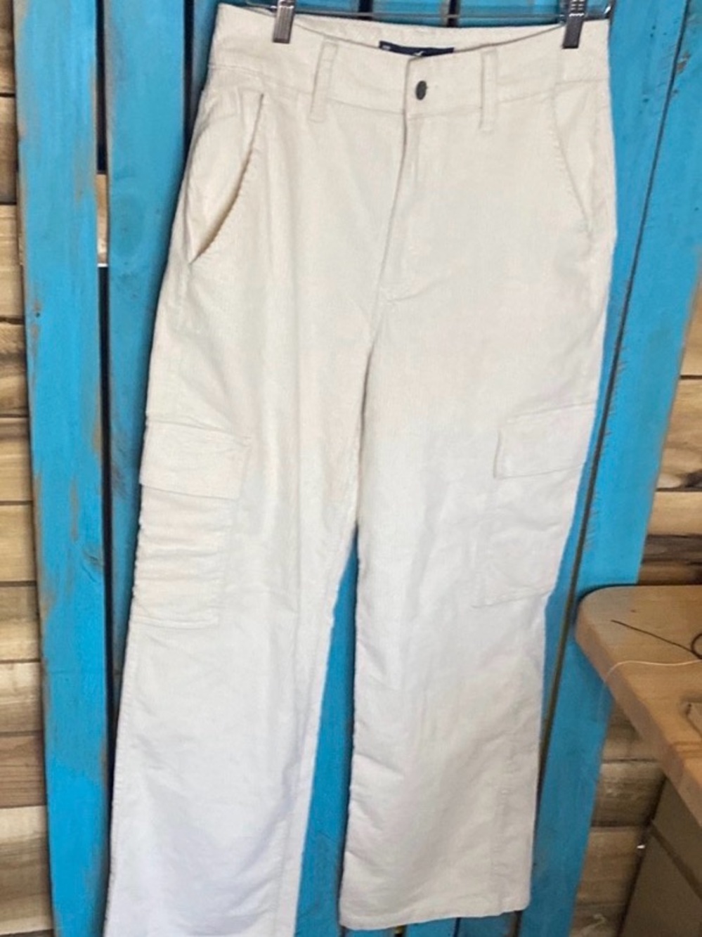 Hollister ultra high-rise baggy cream corduroy Cargo Pants size 9 inseam 31